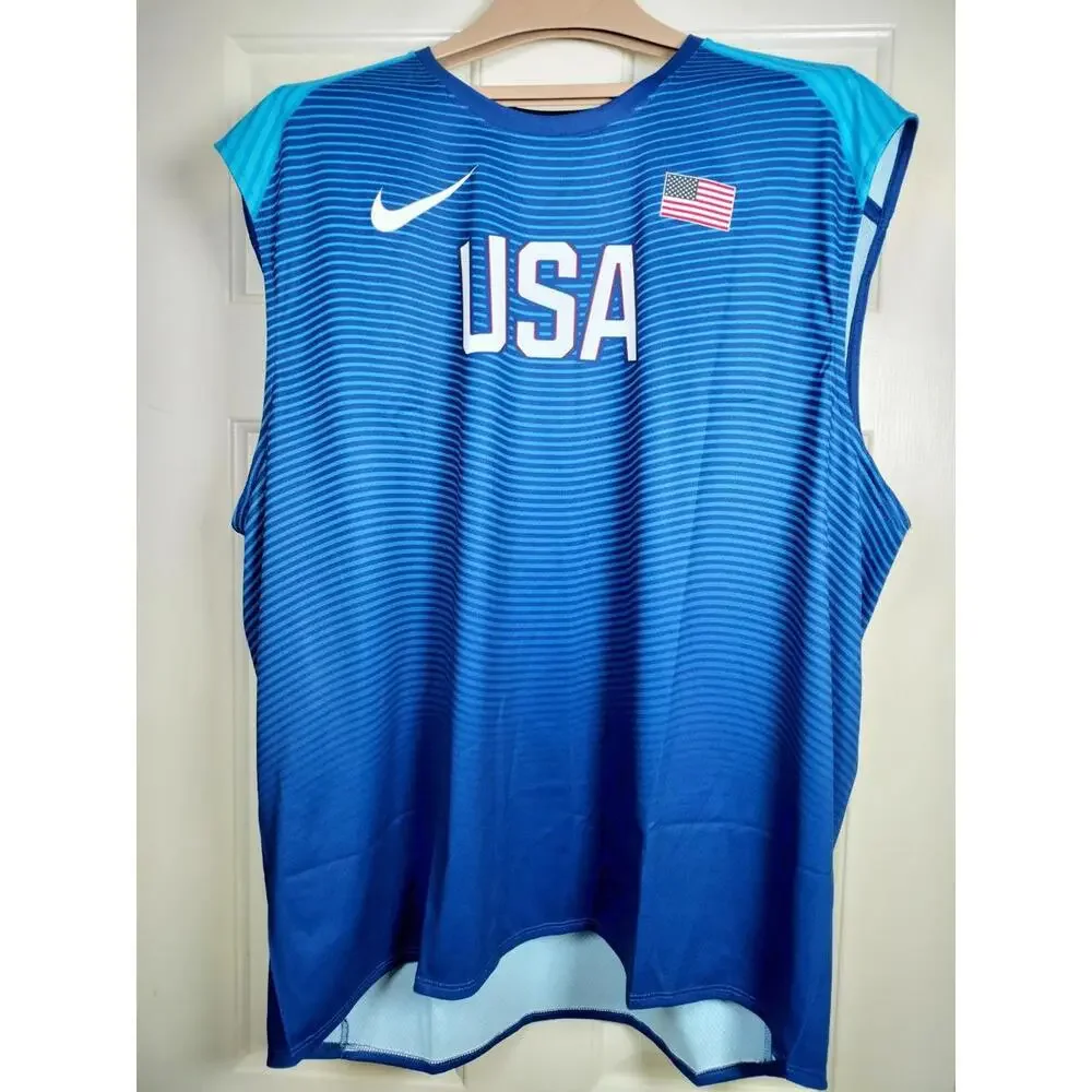 Nike field athletic running